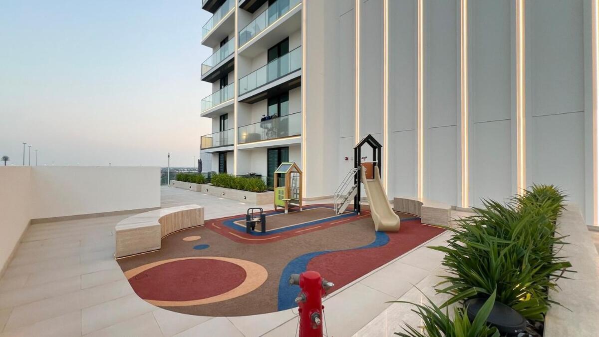 Brand New On Floor 1br W And Pool * Dubai