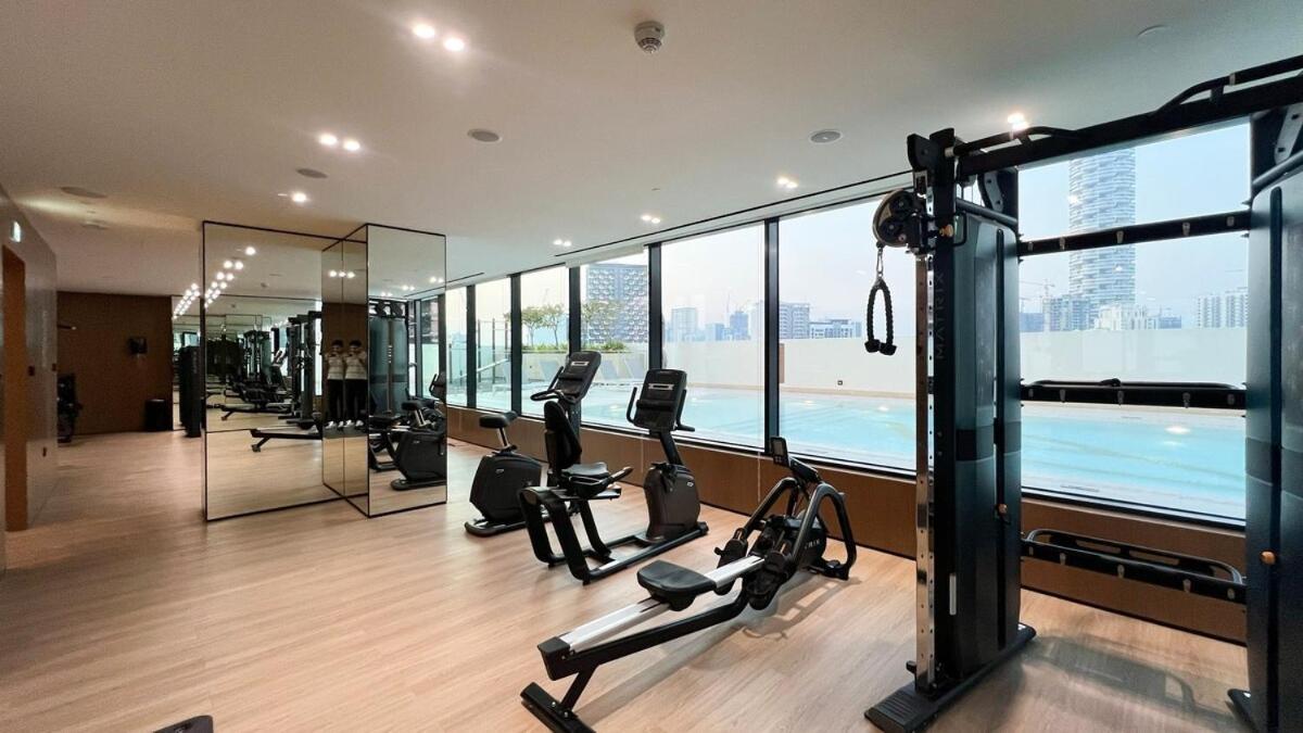 Apartment Brand New On Floor 1br W And Pool Dubai