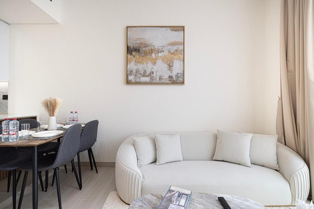 Brand New On Floor 1br W And Pool Apartment *