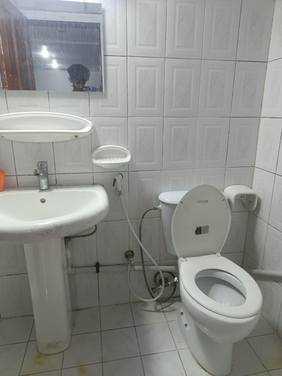 Homestay Brand New Mixed Solo Partition Near Sharaf Dg Metro *
