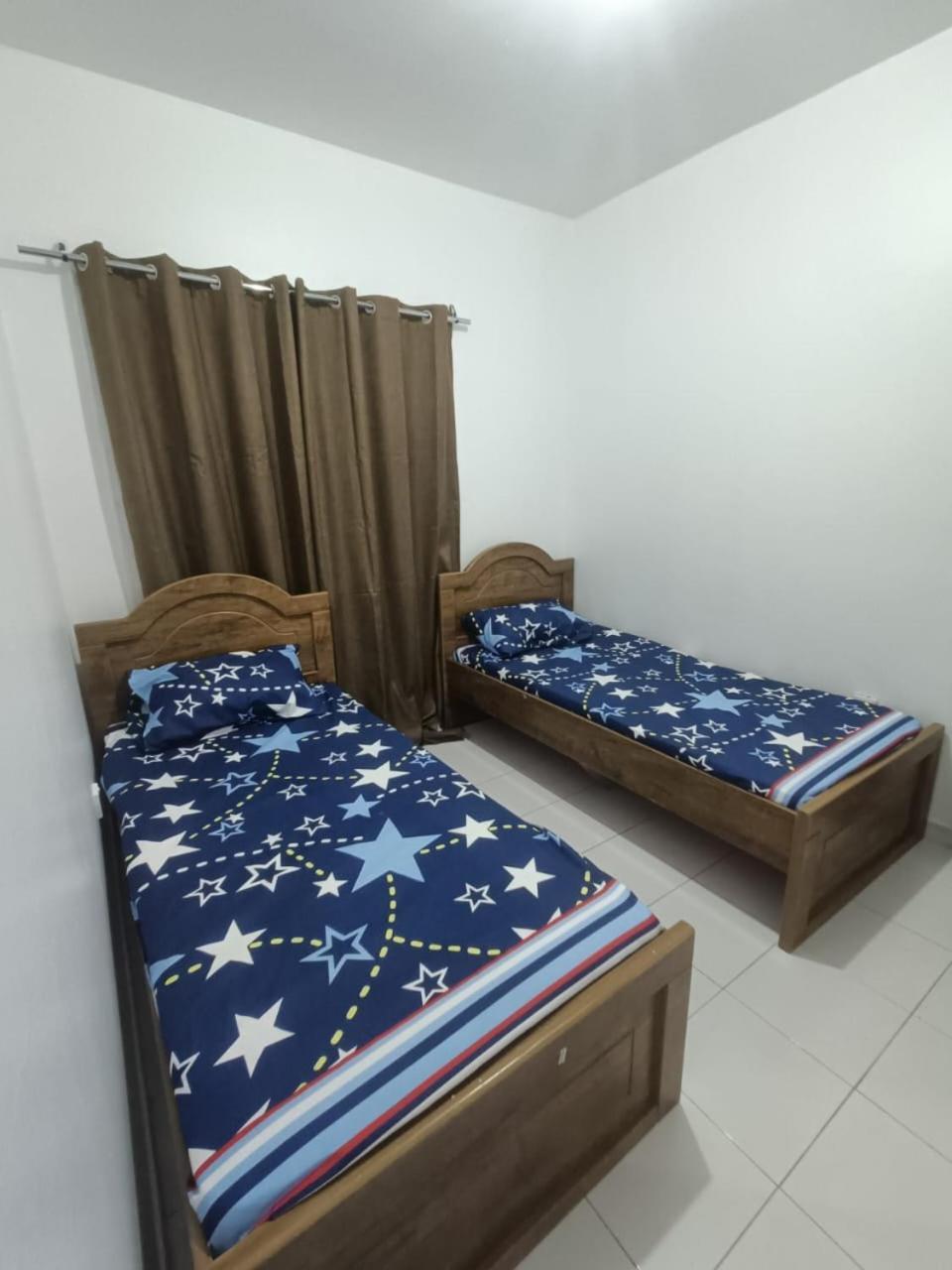 Brand New Mixed Solo Partition Near Sharaf Dg Metro * Dubai