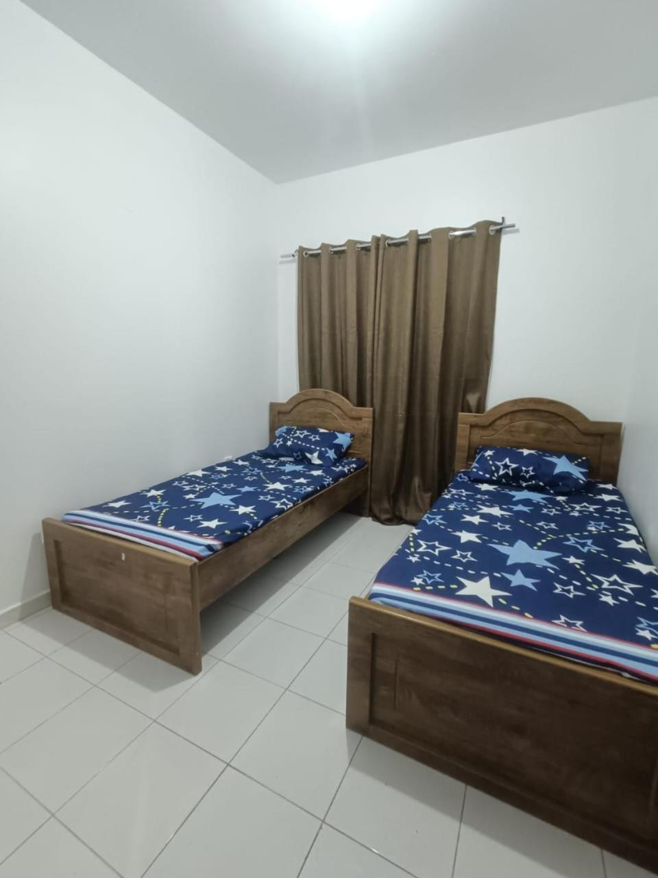 Brand New Mixed Solo Partition Near Sharaf Dg Metro Homestay *