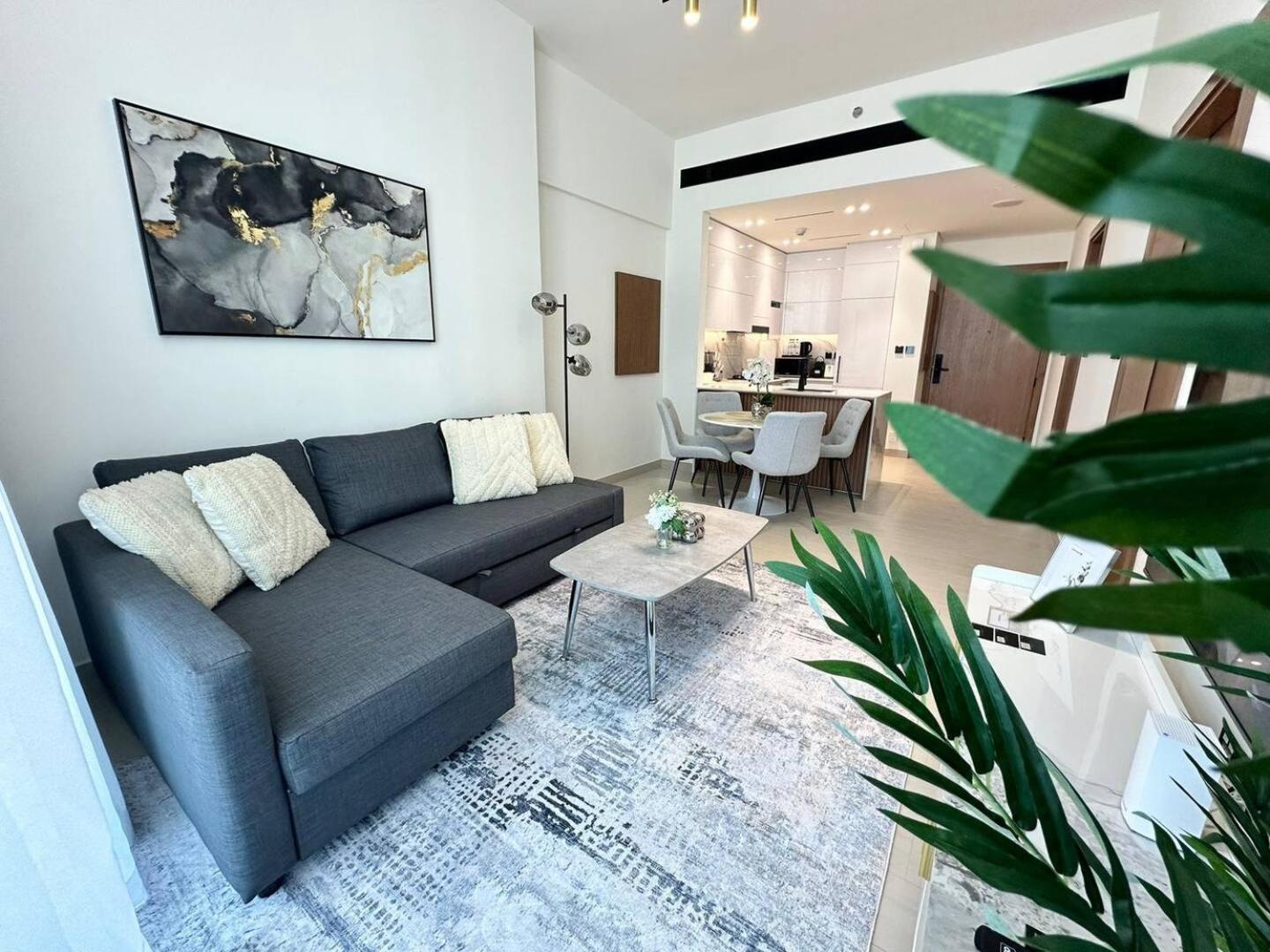 Apartment Cozy Modern 1-bedroom In Jvc *