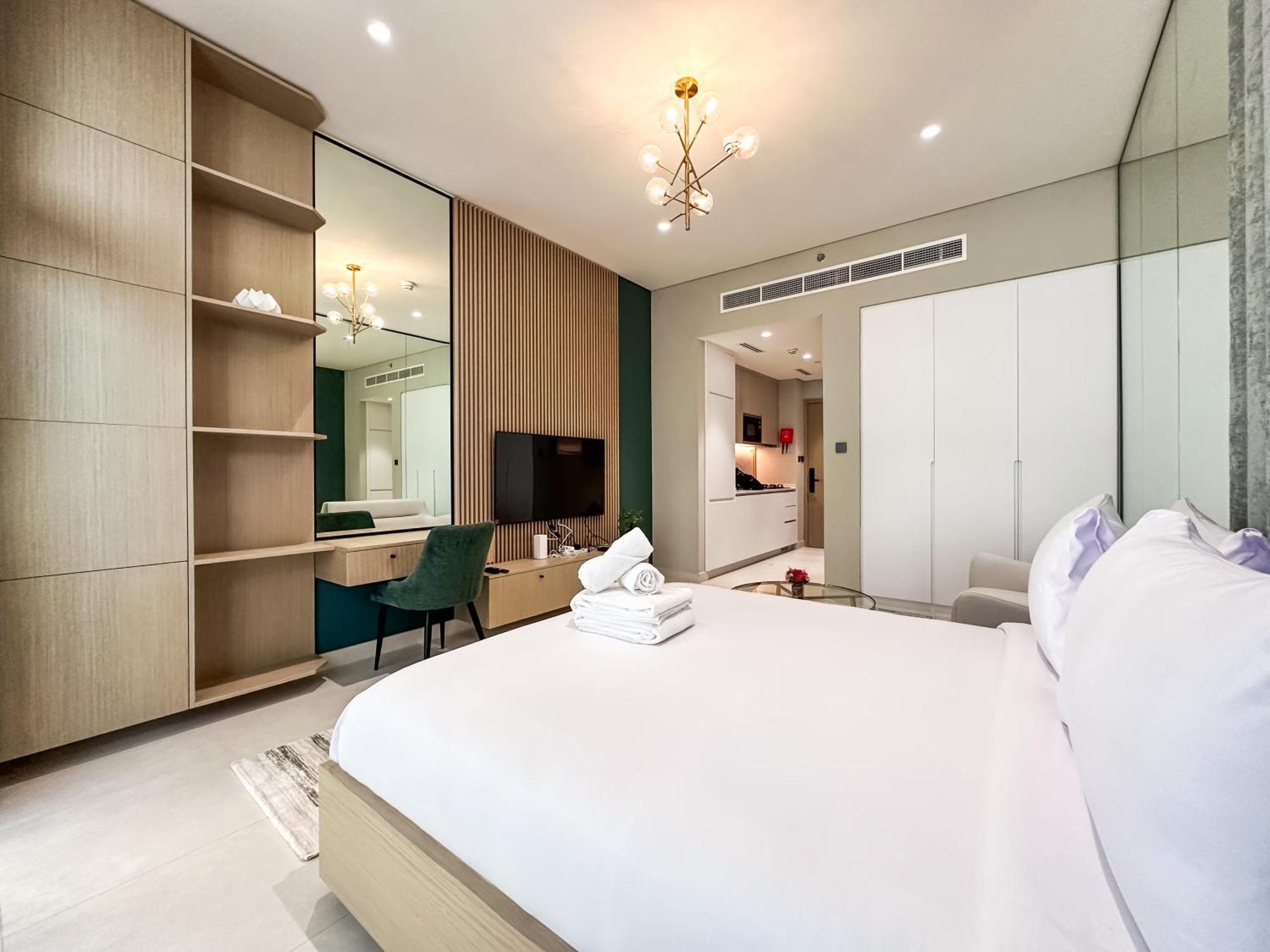 Stylish In The Heart Of Al Furjan 20ab4 Apartment