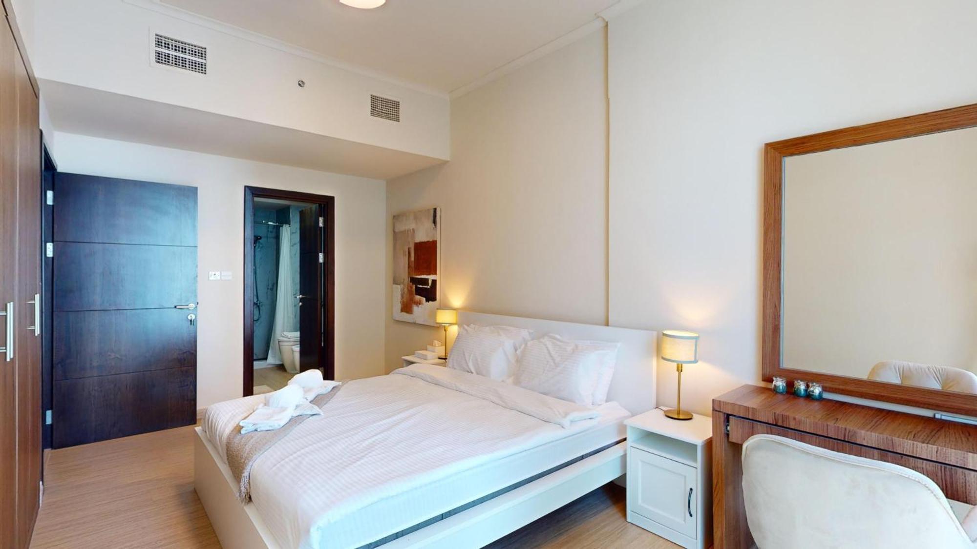 With 1 Bedroom In Marina Torch - Al Marsa St - Apartment