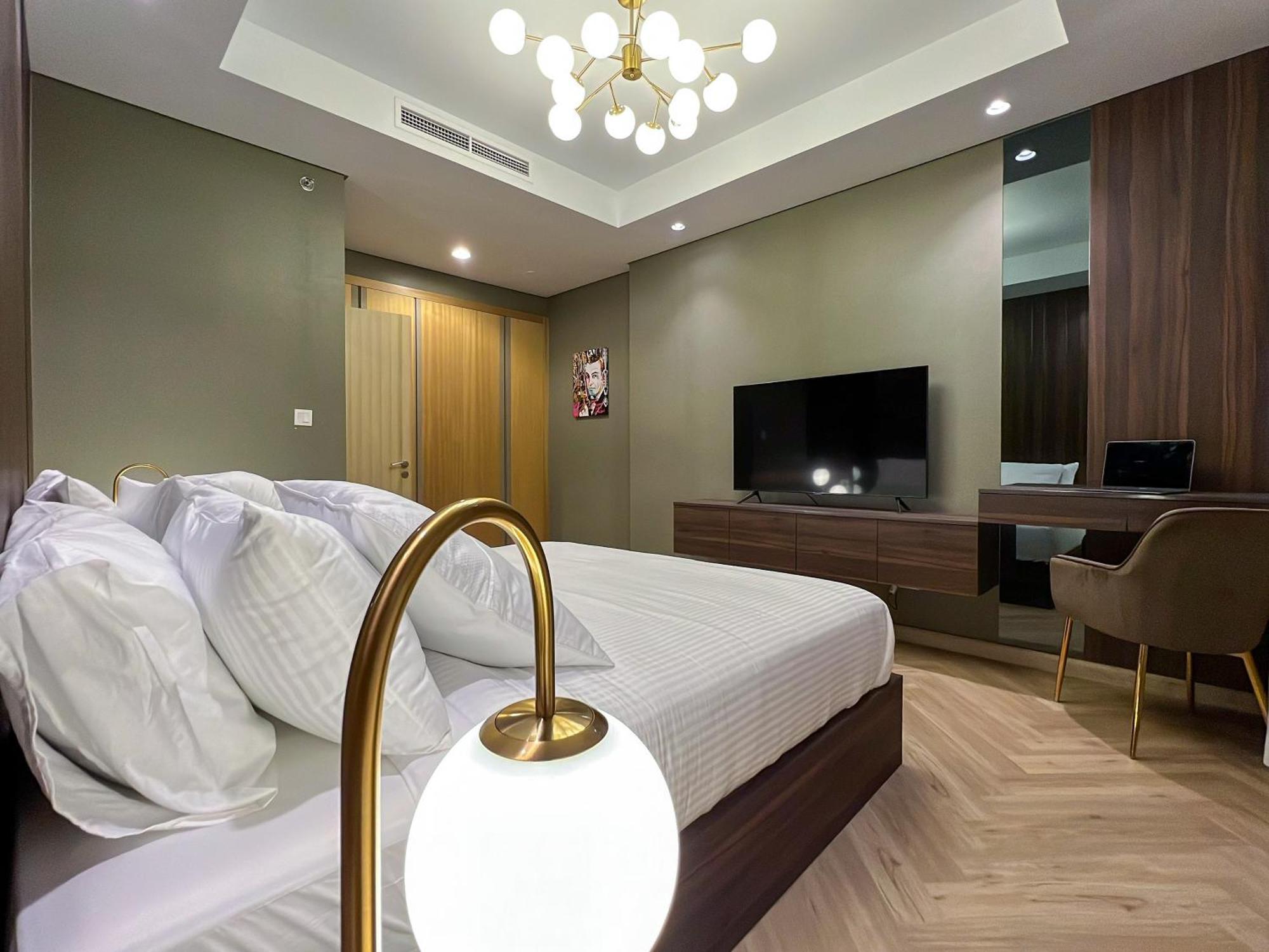 Keyrock Living - Skyline Escape At Paramount Apartment *