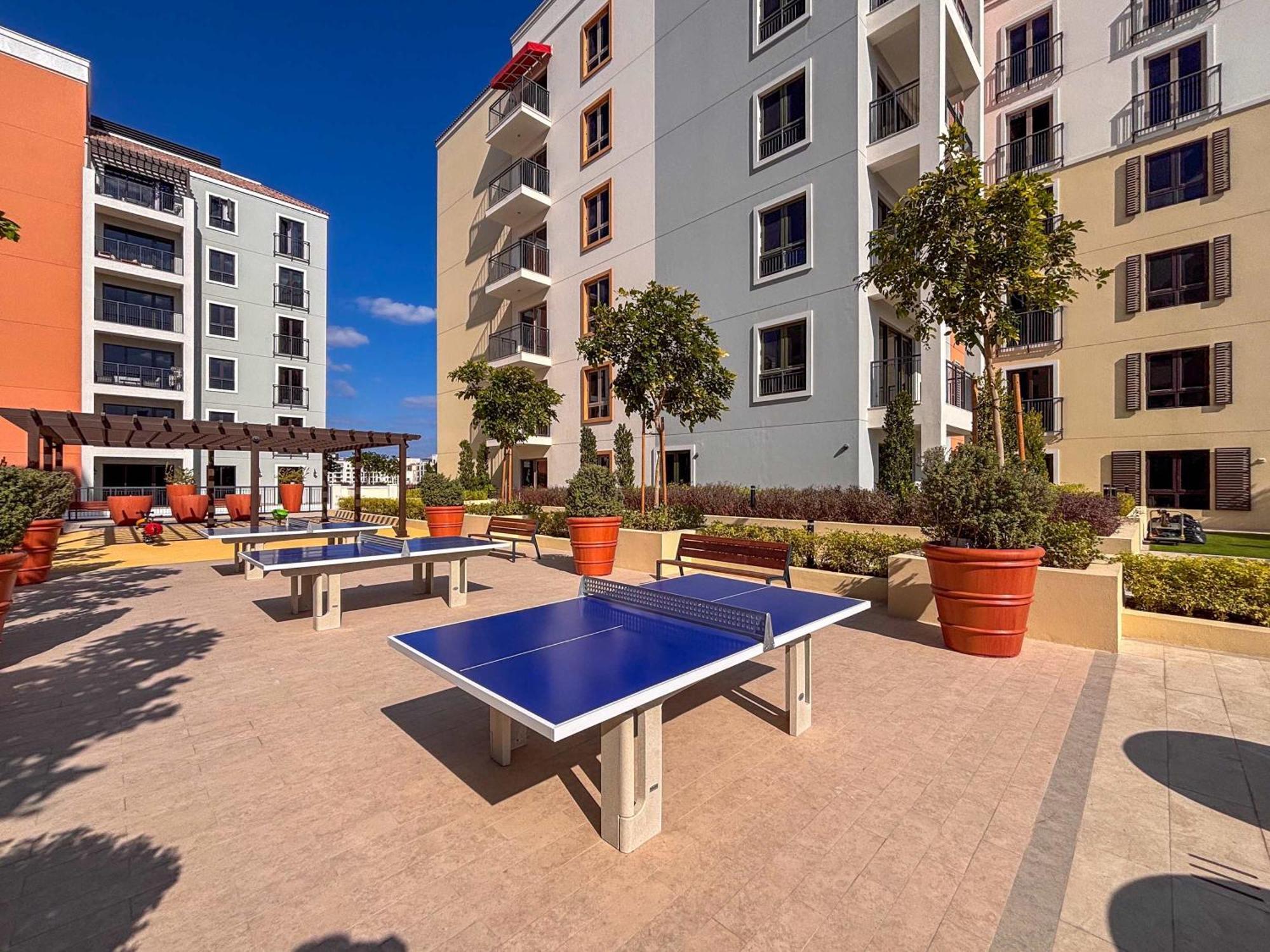 Frank Porter - La Sirene Apartment Dubai