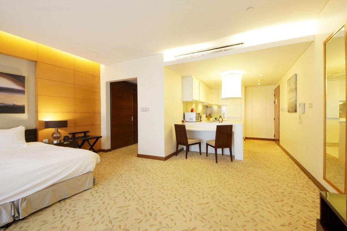 Partial Burjkhalifa View From Balcony In Mall-studio King Bed Apartment *