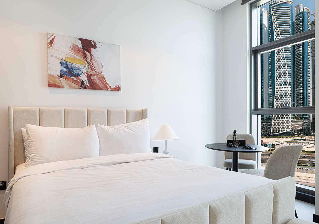 Chic With Amenities