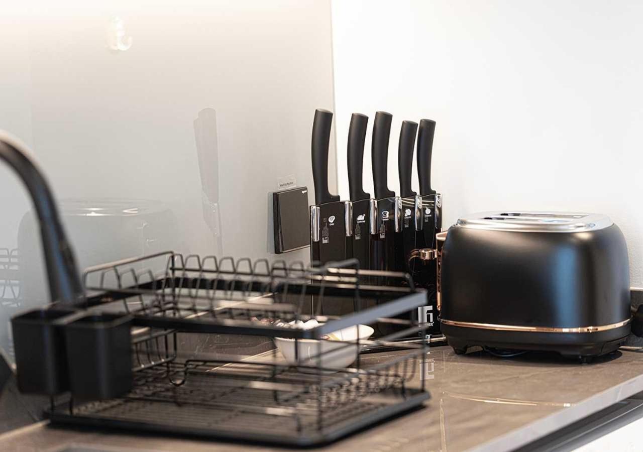 Apartment Chic With Amenities