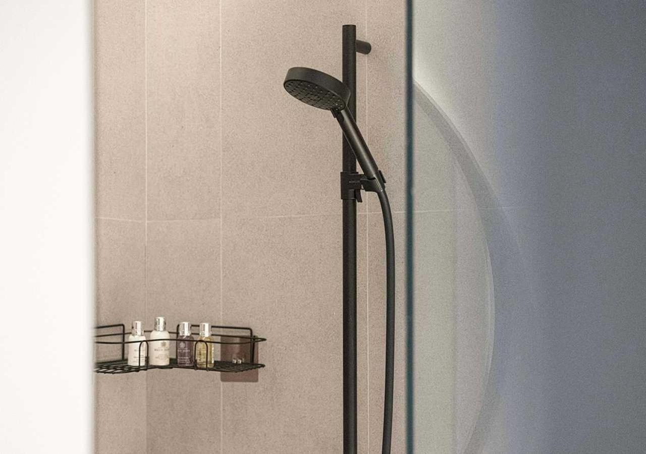 Chic With Amenities