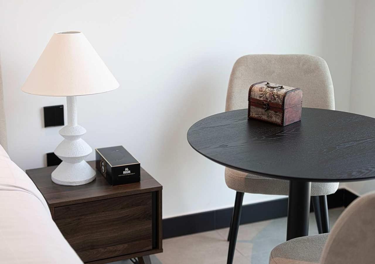 Chic With Amenities Apartment *