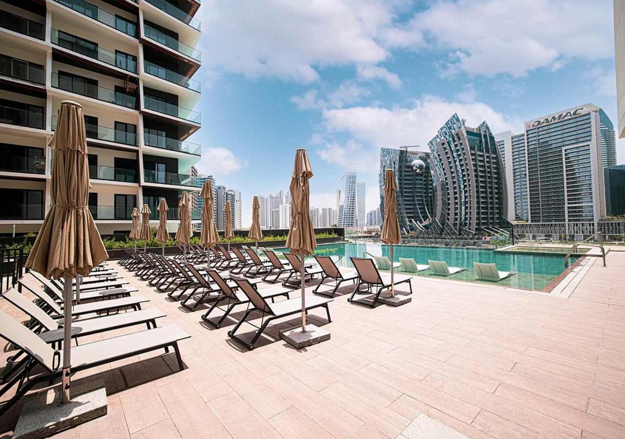 Chic With Amenities Apartment Dubai