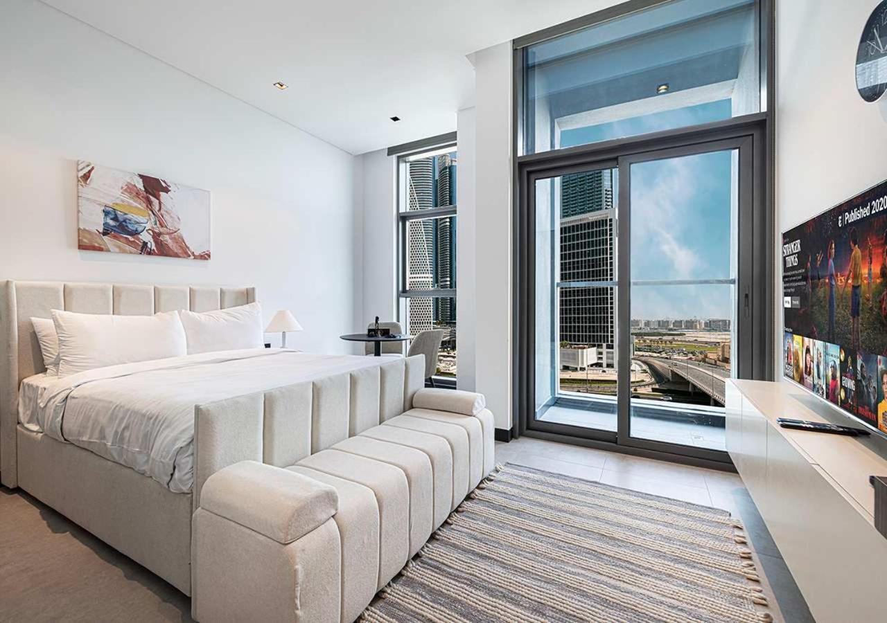 Chic With Amenities * Dubai