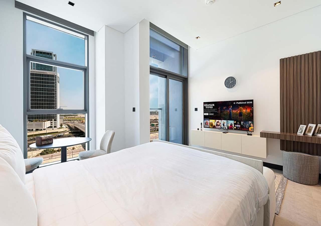 Chic With Amenities