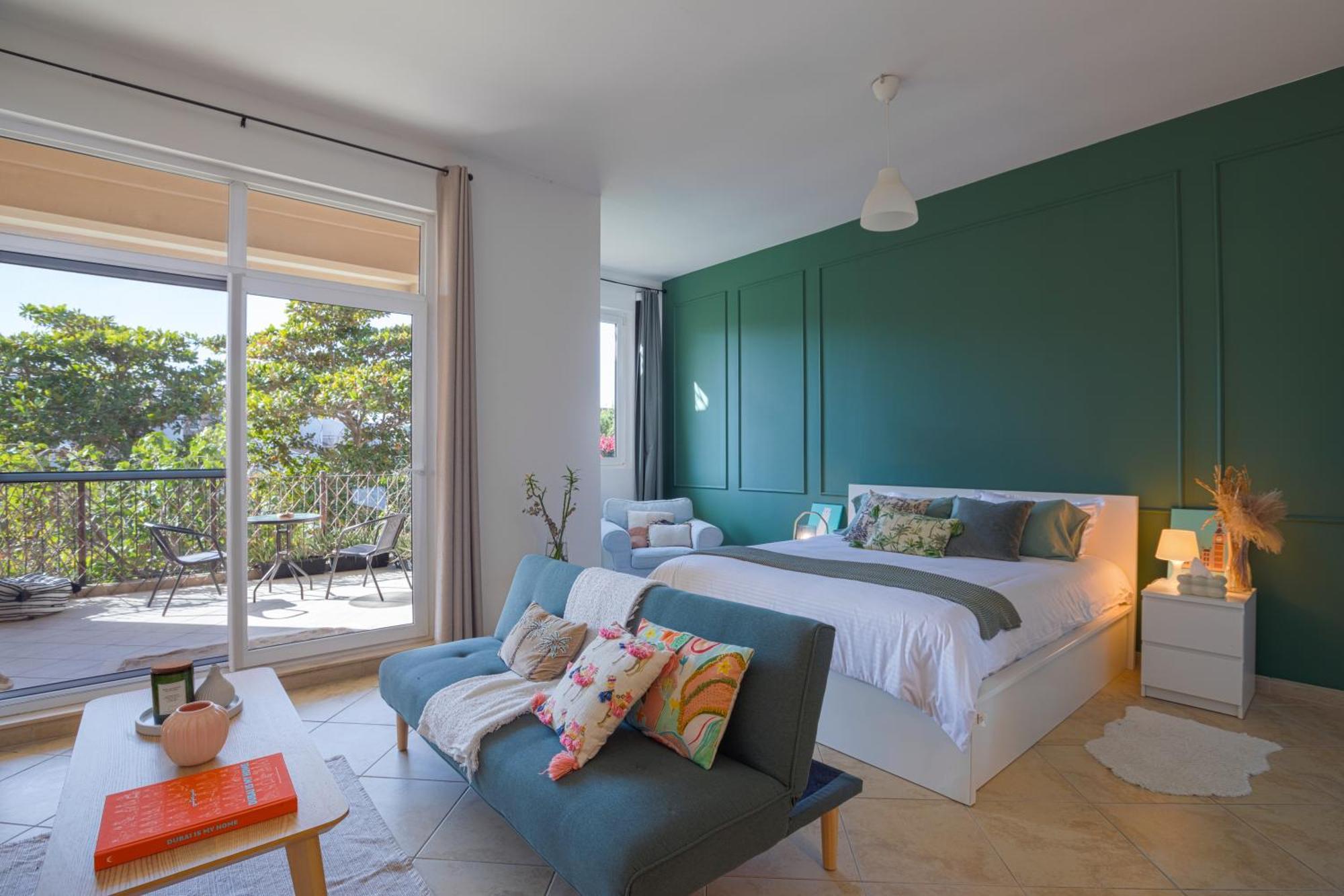 Spacious In A Oasis *