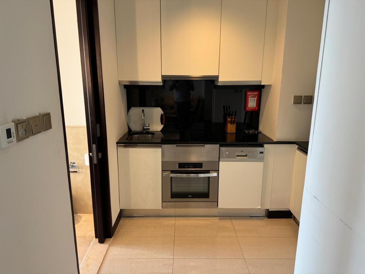 Stylish Retreat In Marina Prime Location & Stunning Views Dubai
