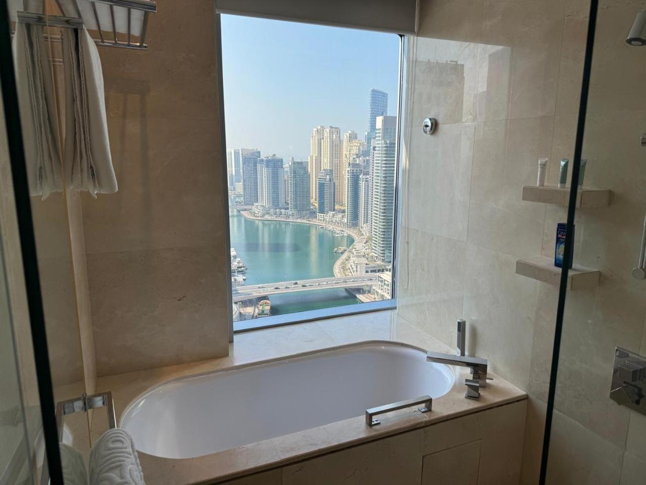 Stylish Retreat In Marina Prime Location & Stunning Views Apartment Dubai