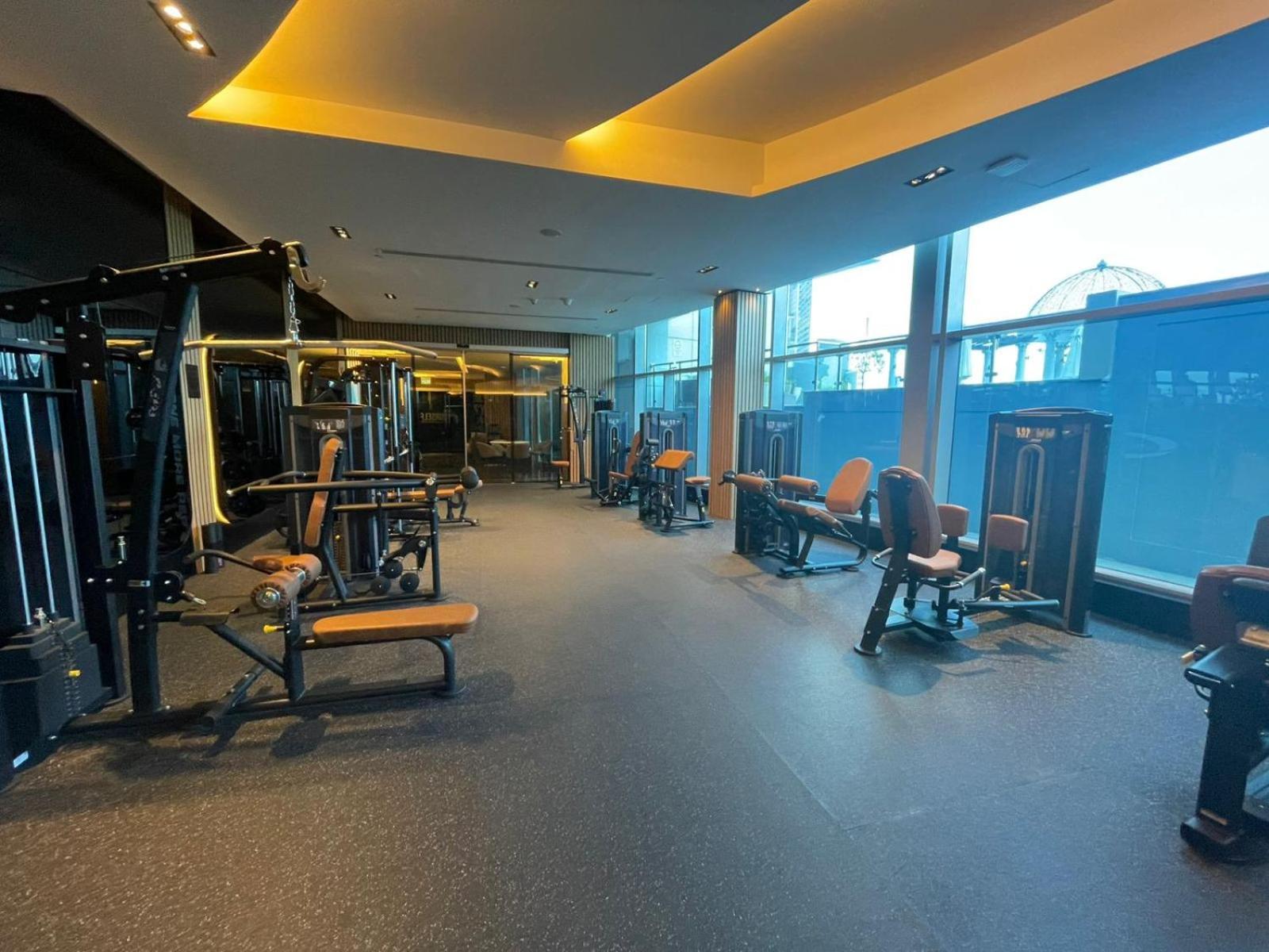 Near Metro Station - 1br In Park Towers,difc - Allsopp & Allsopp *