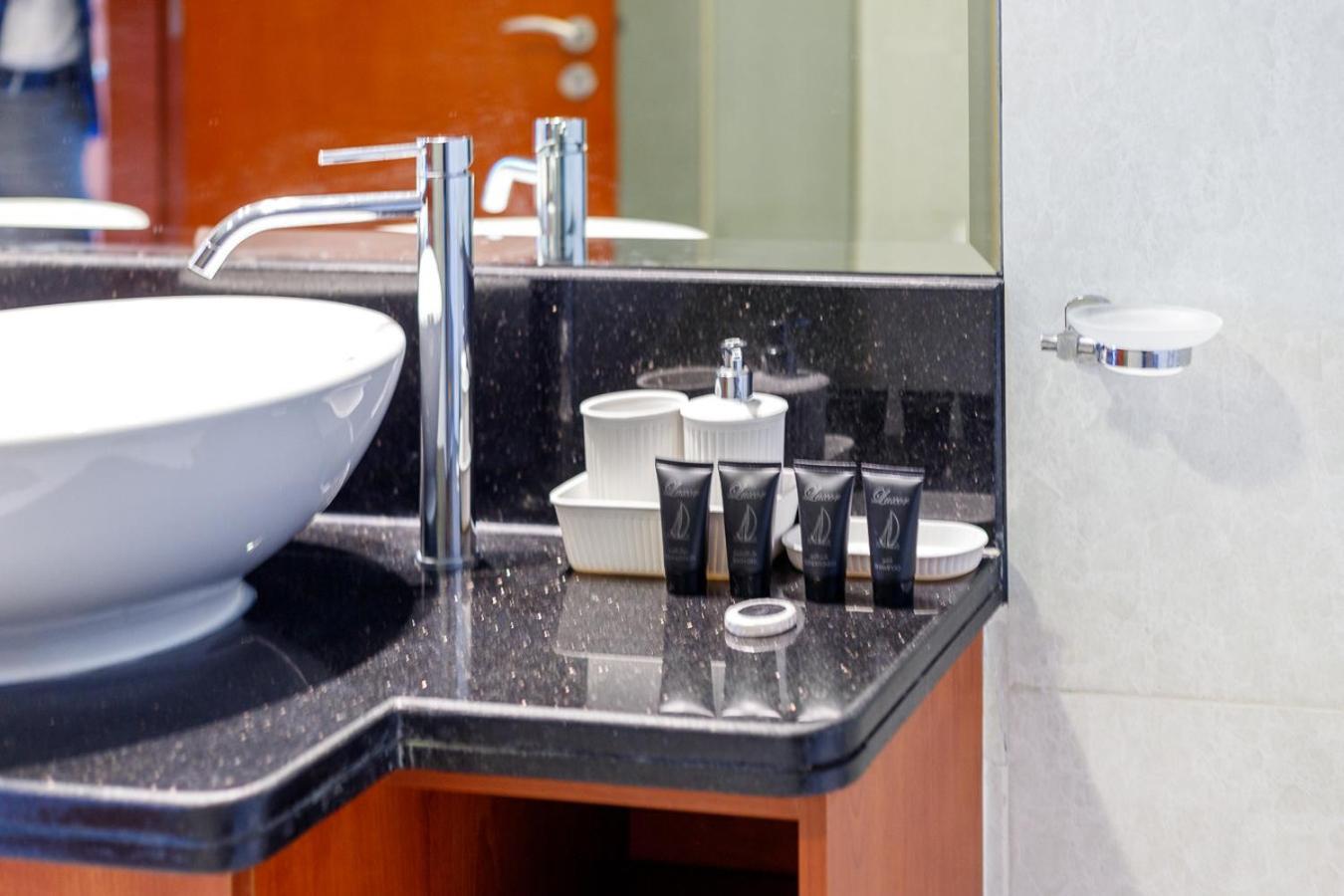 Apartment Near Metro Station - 1br In Park Towers,difc - Allsopp & Allsopp Dubai