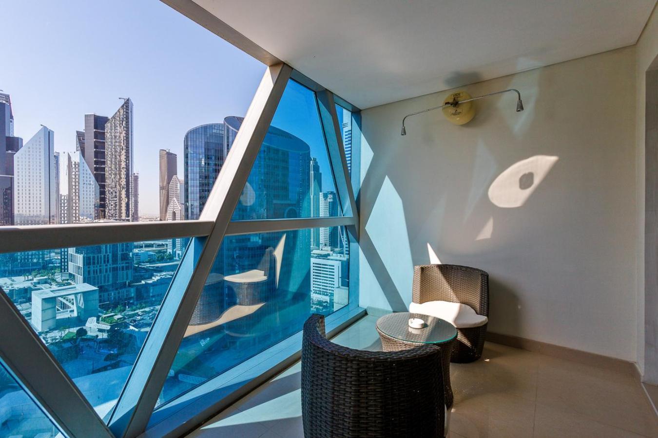 Near Metro Station - 1br In Park Towers,difc - Allsopp & Allsopp Dubai