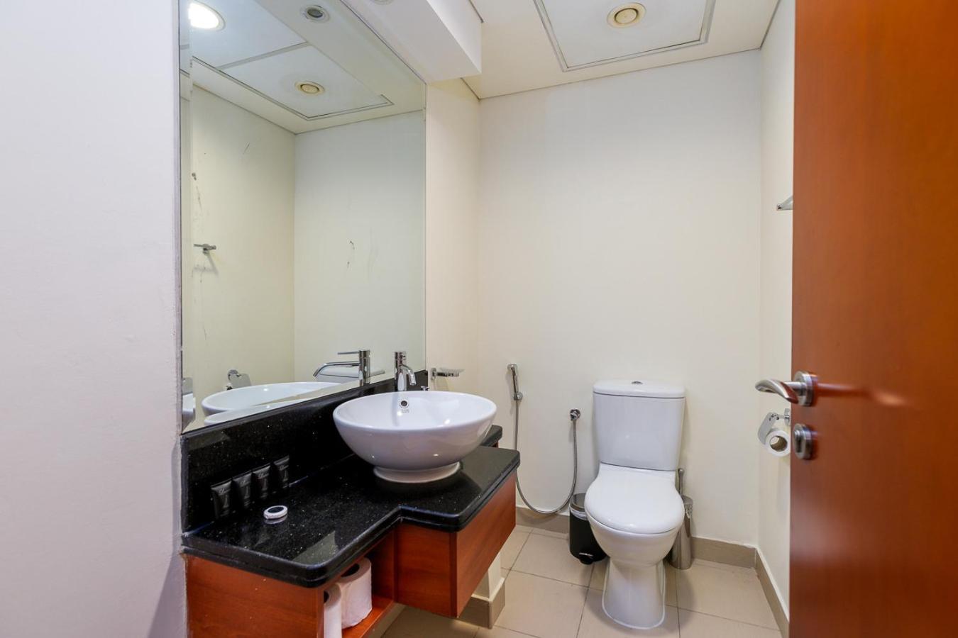 Near Metro Station - 1br In Park Towers,difc - Allsopp & Allsopp *