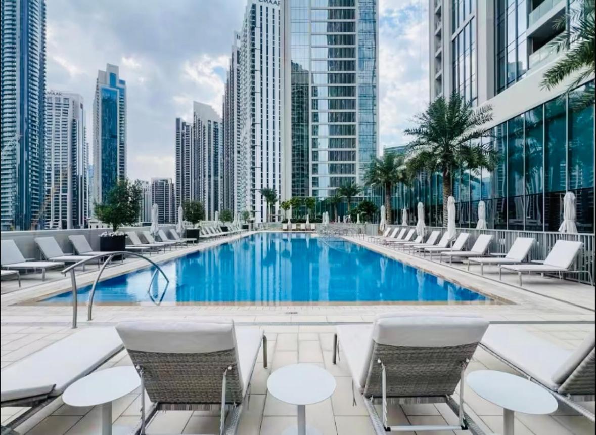 2br With Pool & Gym 2mins To Burj & Mall Apartment