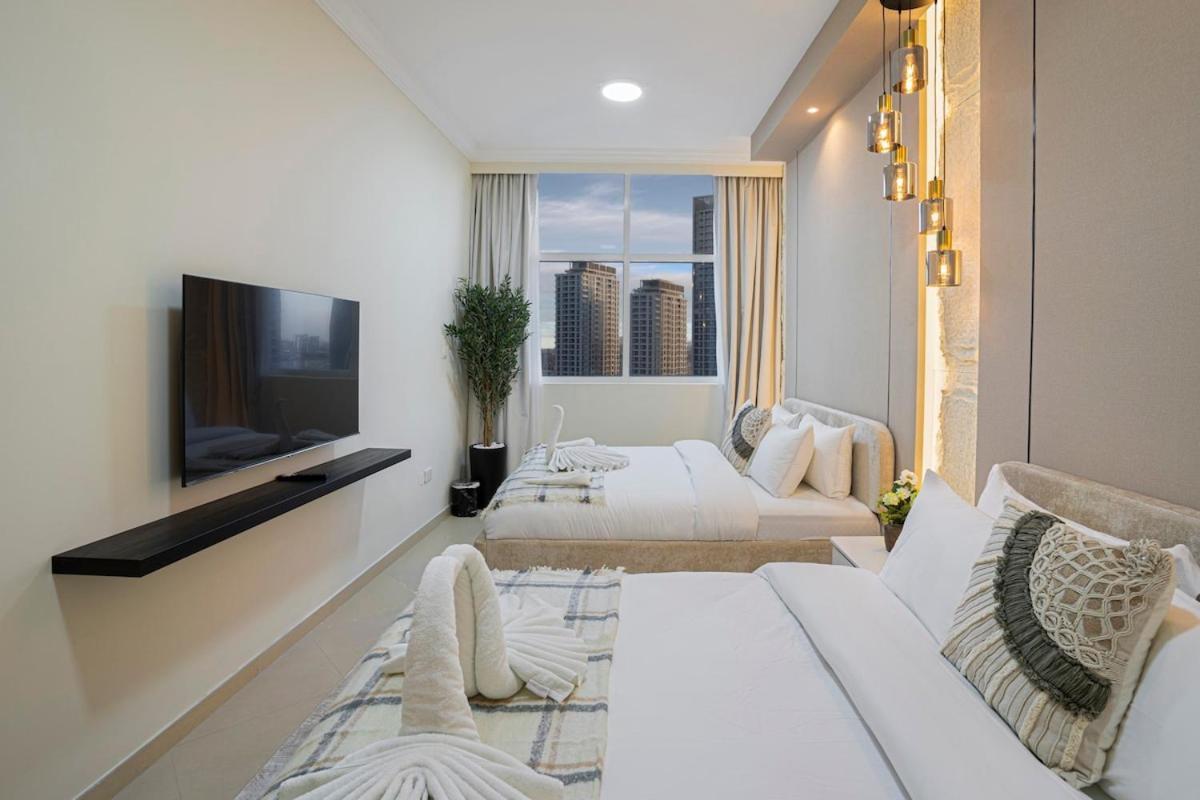 13 - Comfy 2Br Family Apartment With Breathtaking Waterfront View - Free Parking * Dubai