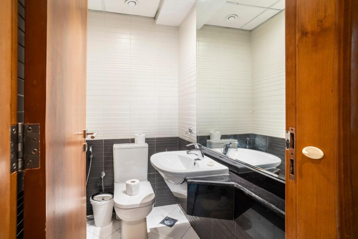13 - Comfy 2Br Family Apartment With Breathtaking Waterfront View - Free Parking Dubai