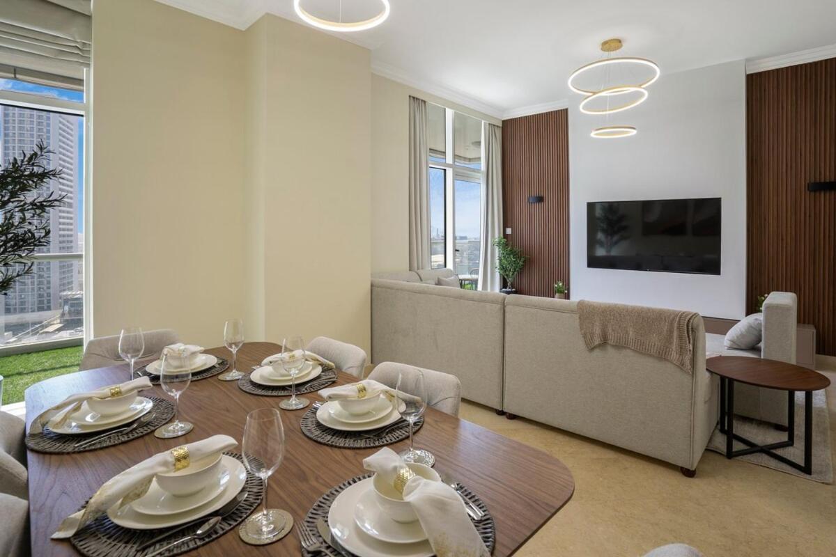 Apartment 13 - Comfy 2Br Family Apartment With Breathtaking Waterfront View - Free Parking Dubai