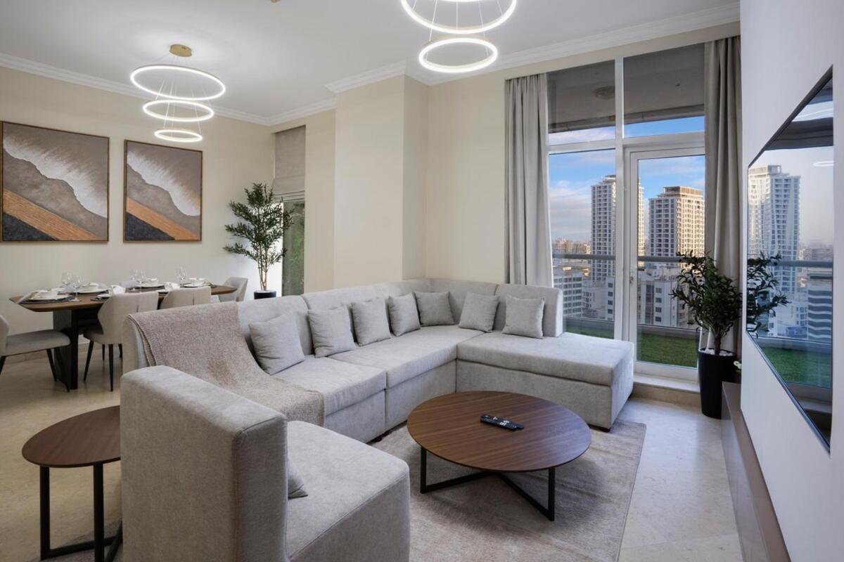 Apartment 13 - Comfy 2Br Family Apartment With Breathtaking Waterfront View - Free Parking Dubai