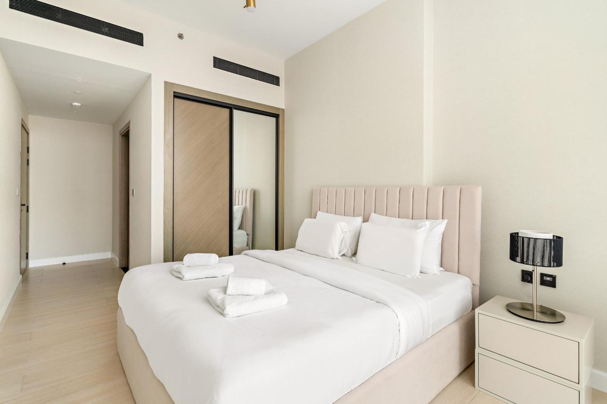 Vayk - Luxurious 2 Bd With Private Jacuzzi In Jvc * Dubai