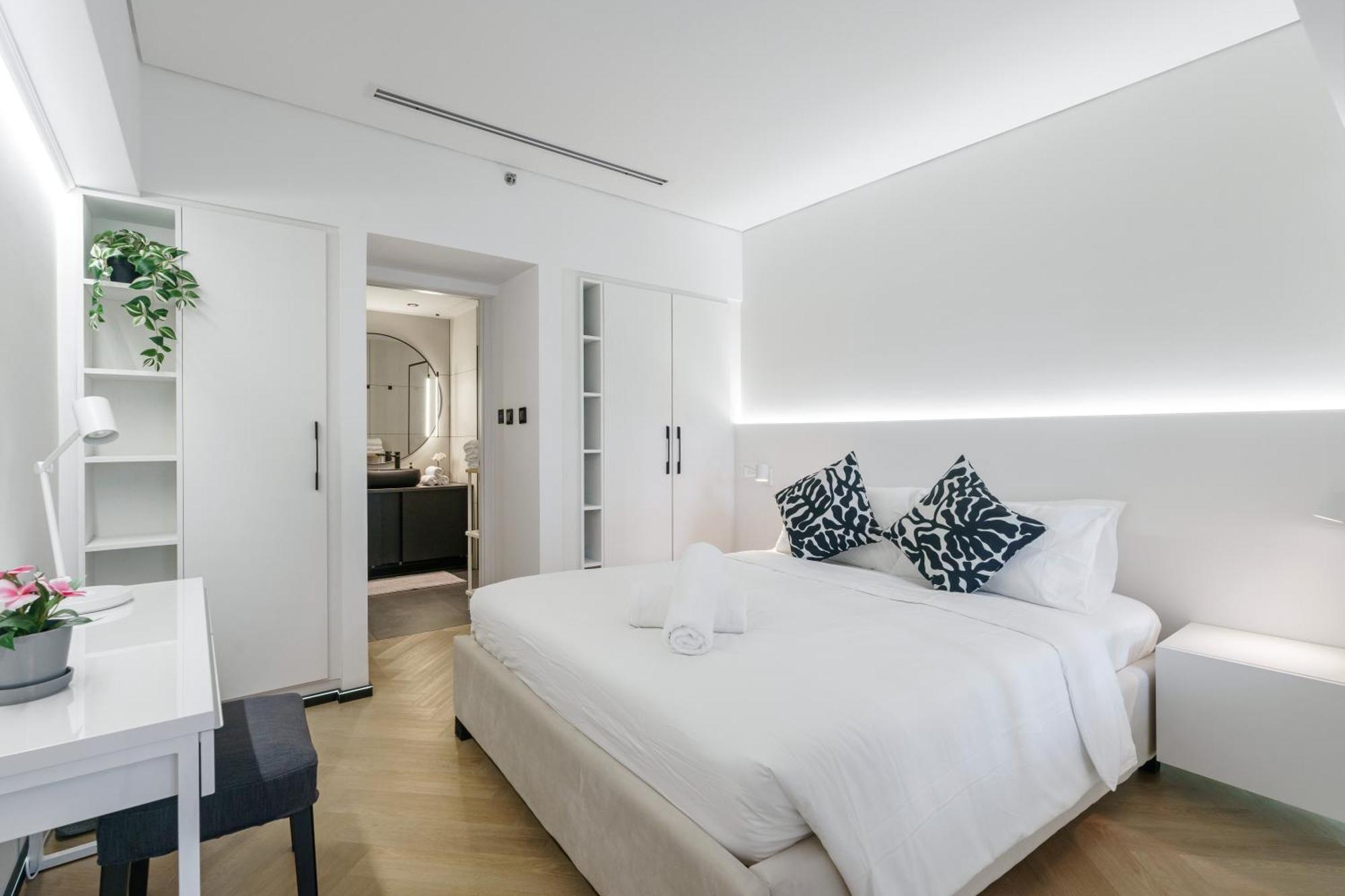 Apartment 1 Bedroom Exquisite Urban Living In Downtown