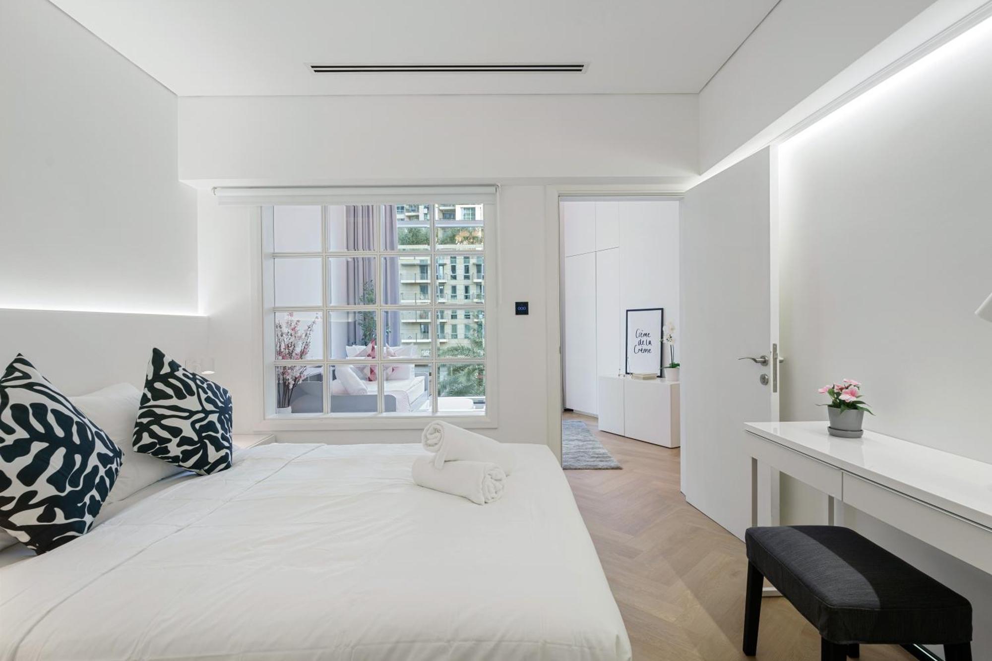 Apartment 1 Bedroom Exquisite Urban Living In Downtown