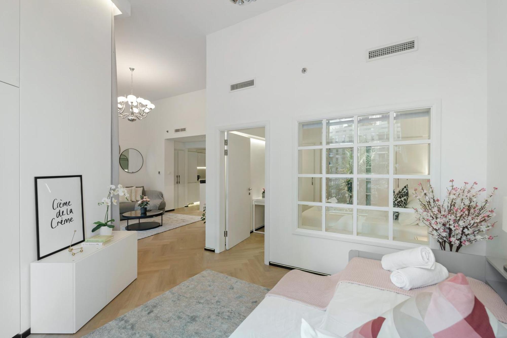 Apartment 1 Bedroom Exquisite Urban Living In Downtown *