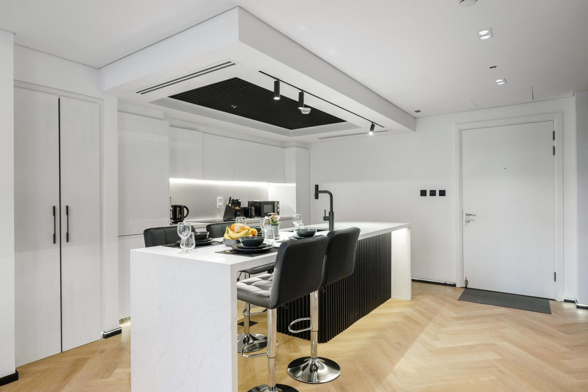 Apartment 1 Bedroom Exquisite Urban Living In Downtown Dubai