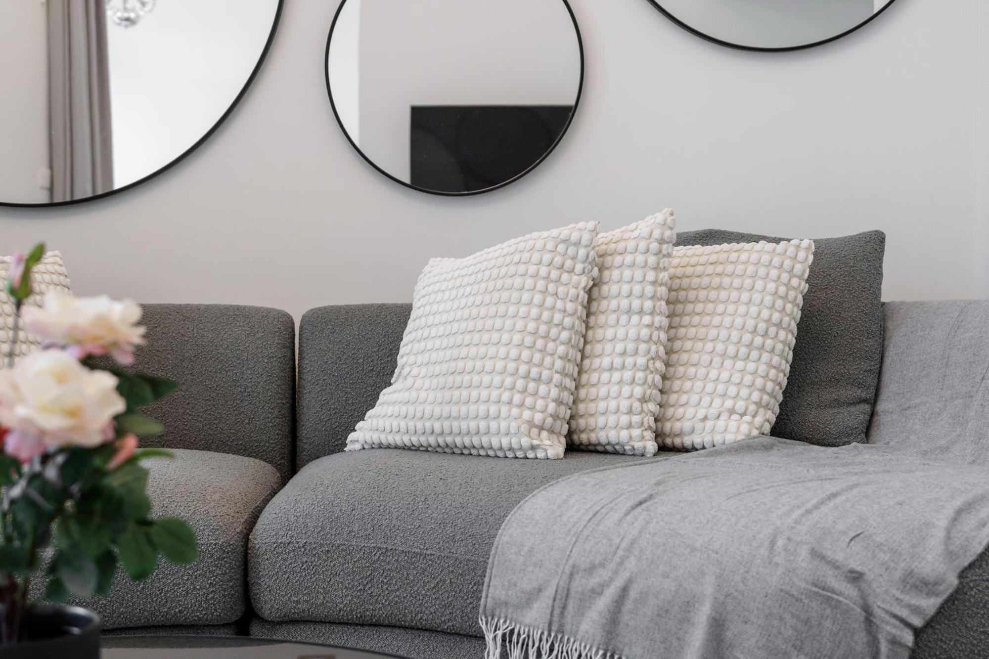 Apartment 1 Bedroom Exquisite Urban Living In Downtown Dubai