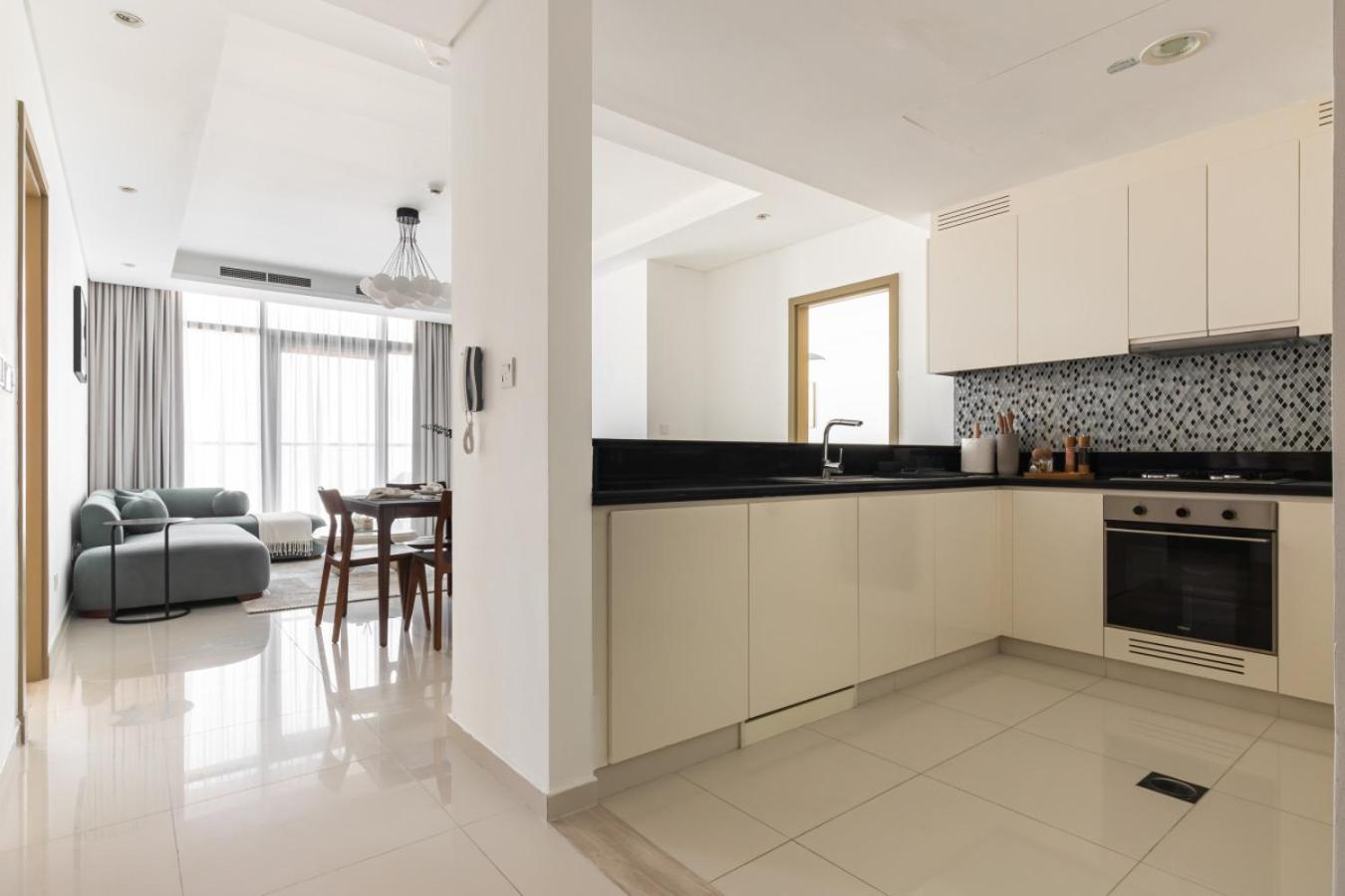 Urbanstays - Paramount Midtown * Dubai