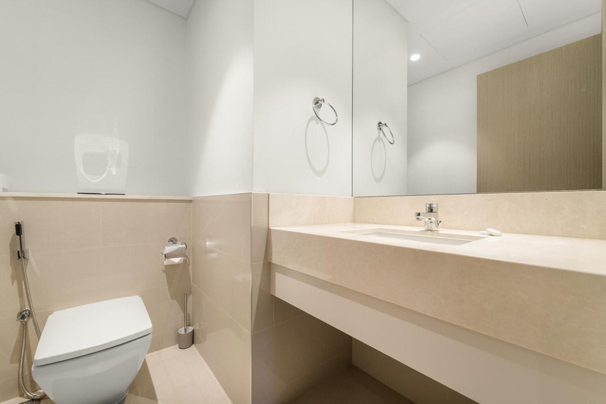 Luxe 4br With Burj View L Pool & Gym Dubai