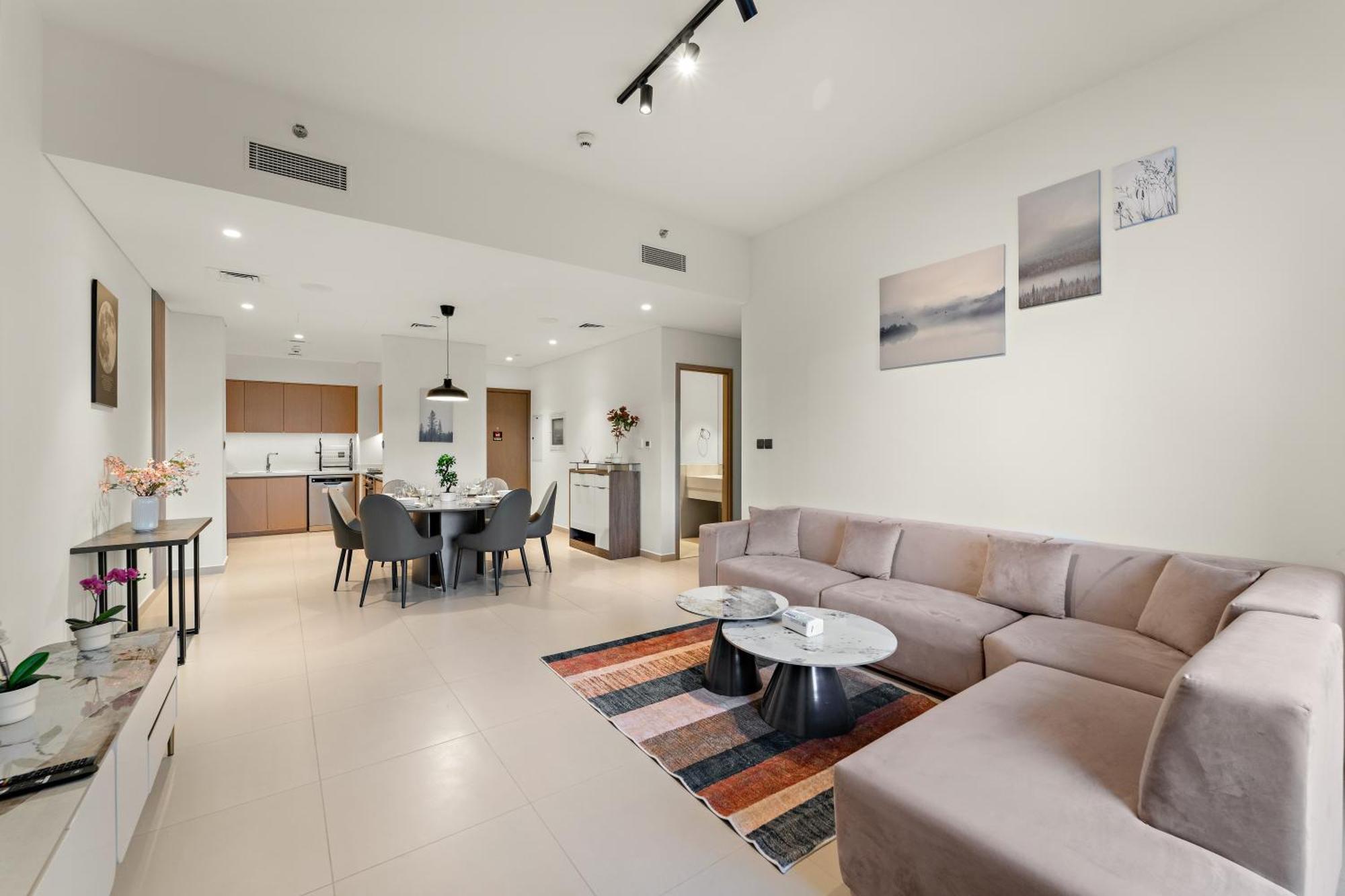 Apartment Luxe 4br With Burj View L Pool & Gym *
