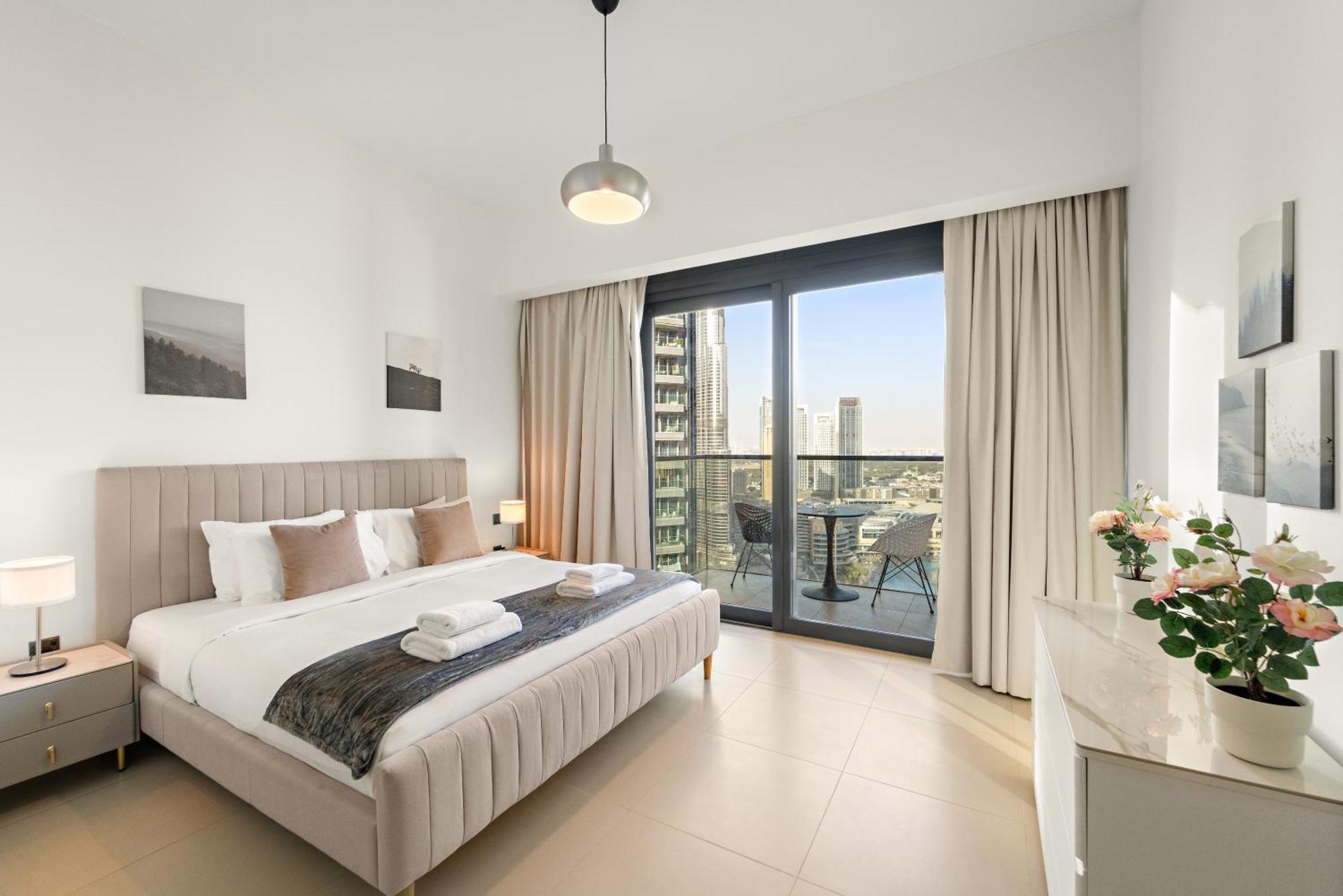 Apartment Luxe 4br With Burj View L Pool & Gym Dubai