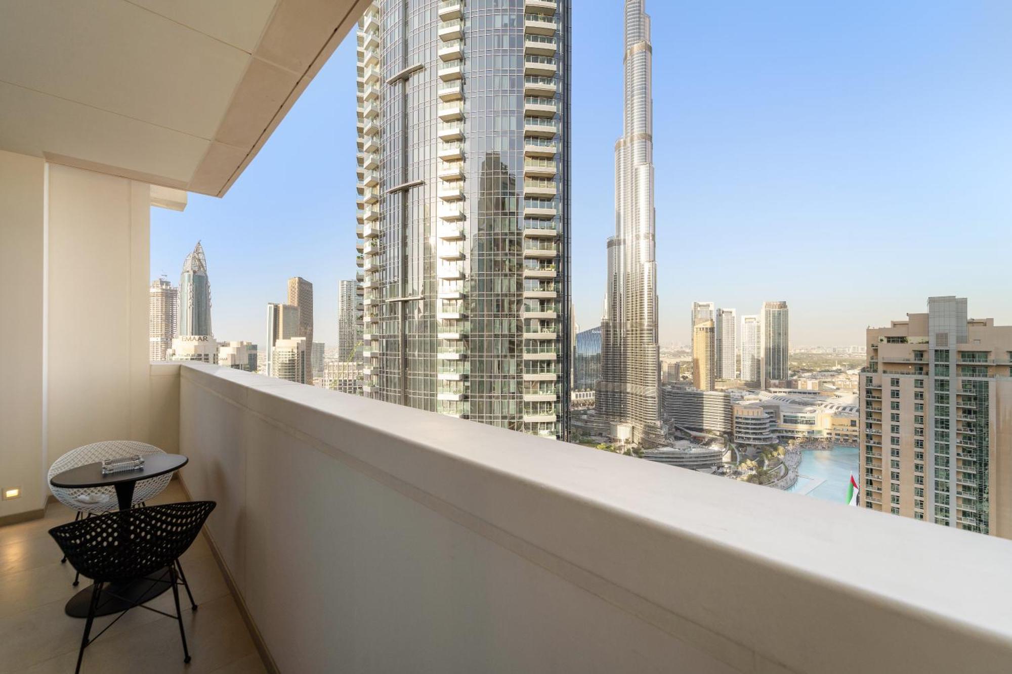 Luxe 4br With Burj View L Pool & Gym *