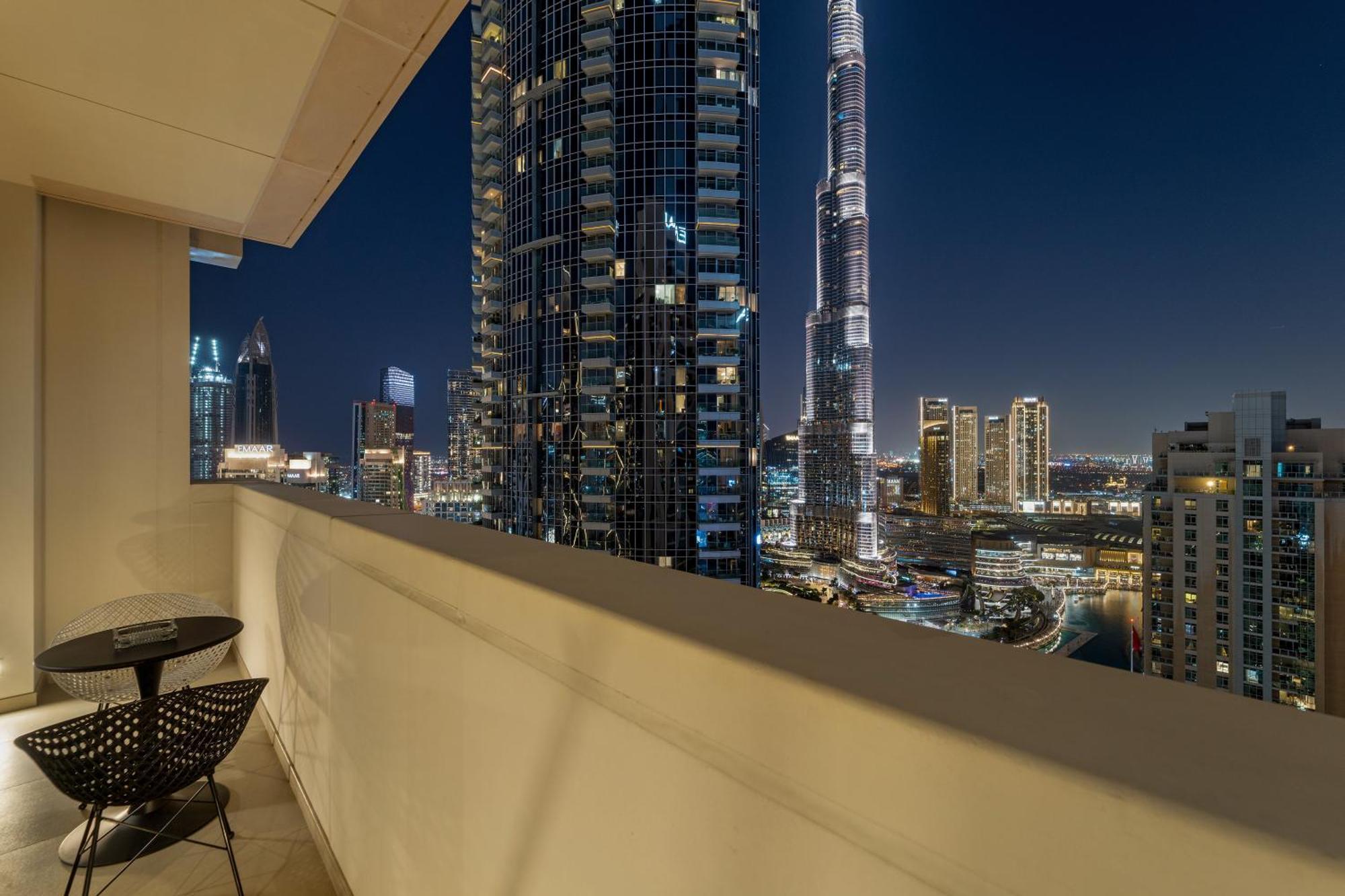 Apartment Luxe 4br With Burj View L Pool & Gym *