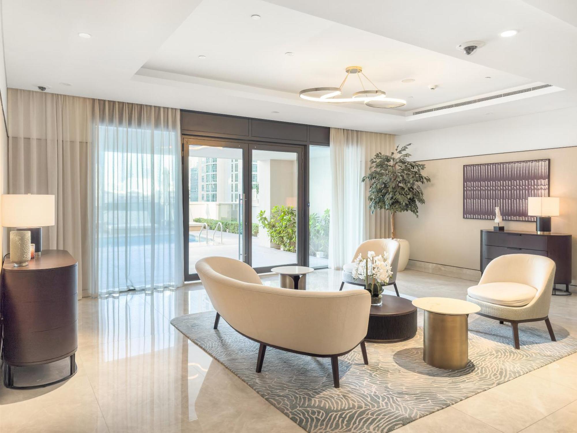Luxe 4br With Burj View L Pool & Gym Dubai