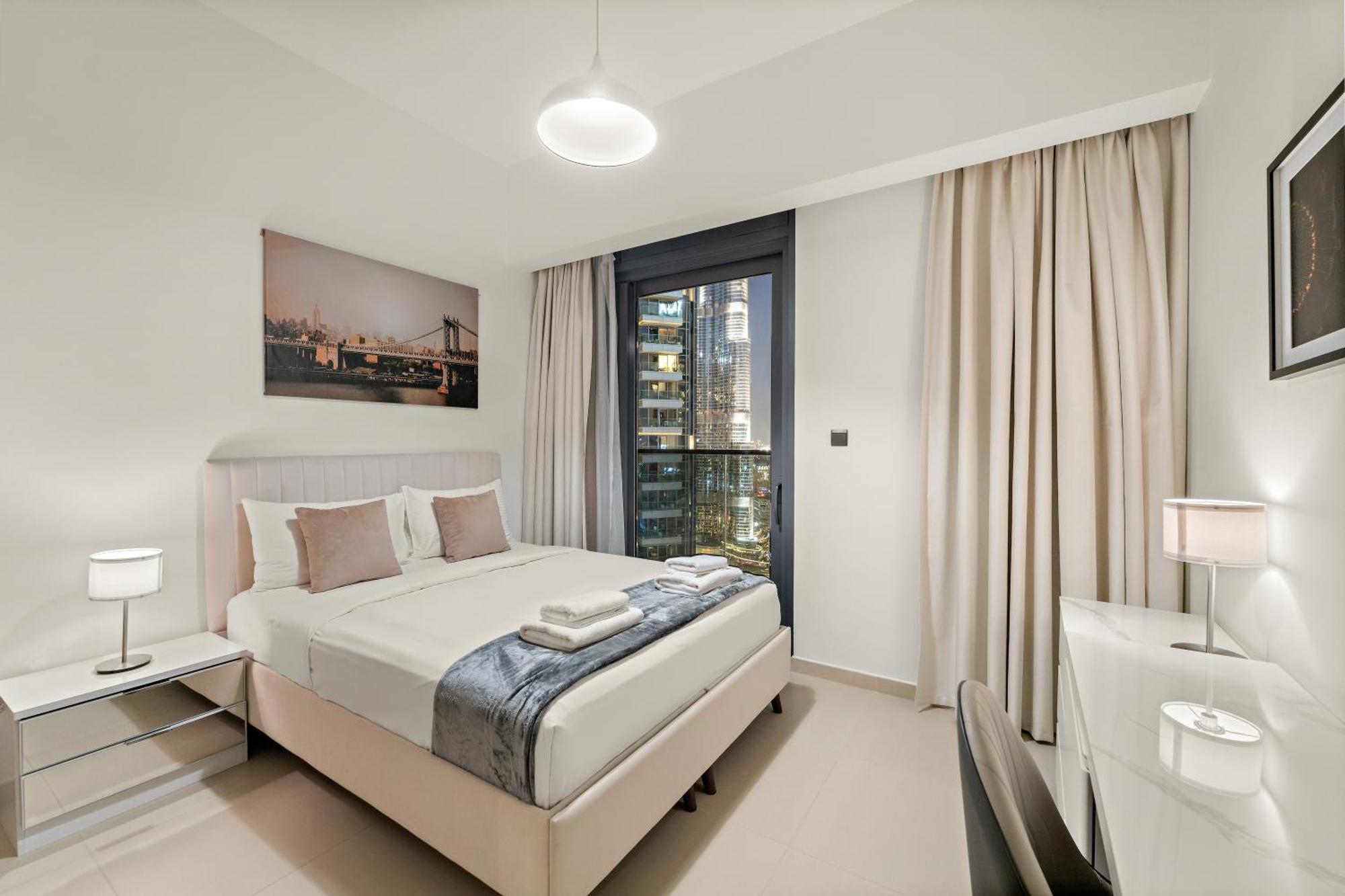Luxe 4br With Burj View L Pool & Gym *