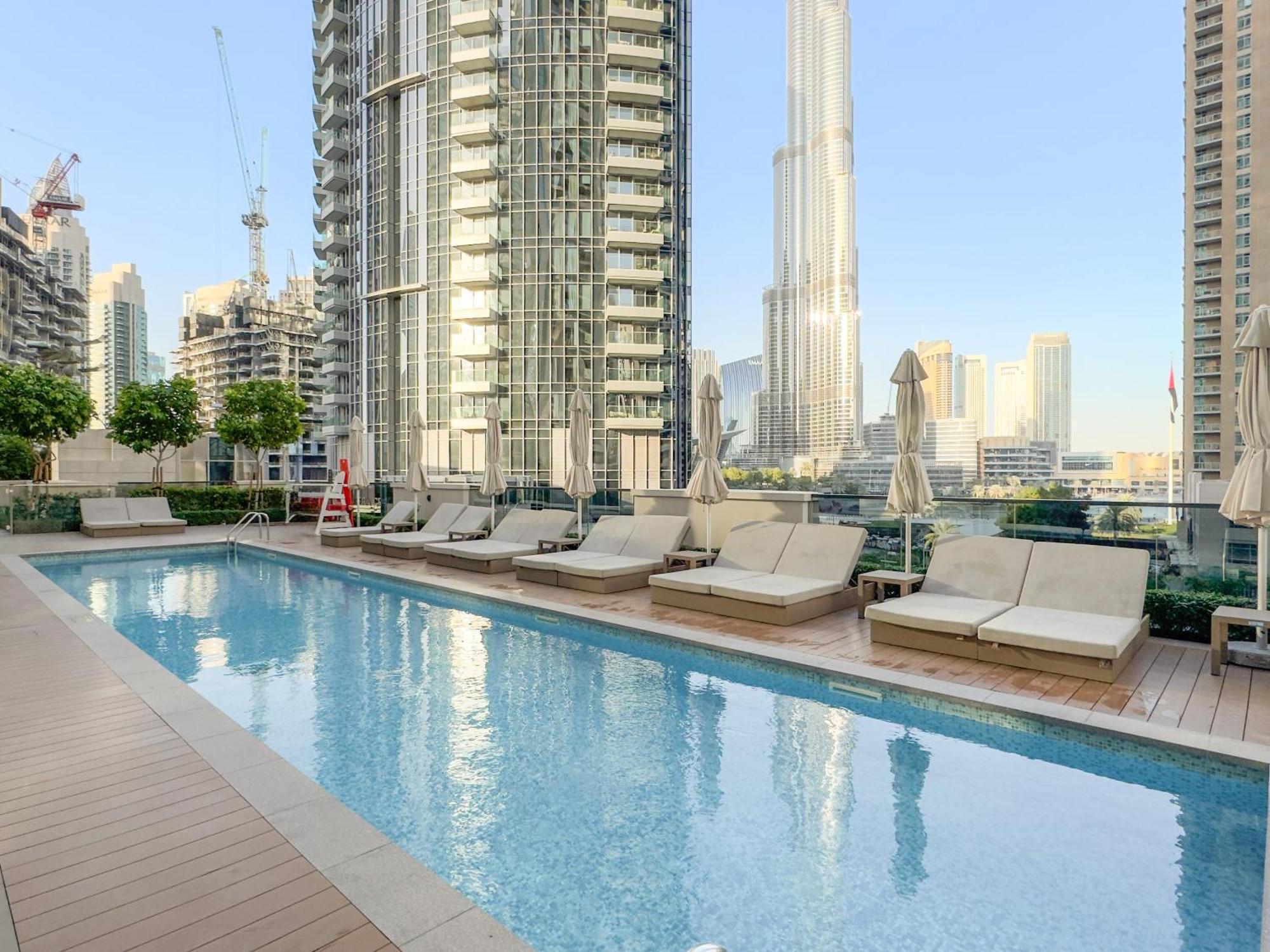 Luxe 4br With Burj View L Pool & Gym * Dubai
