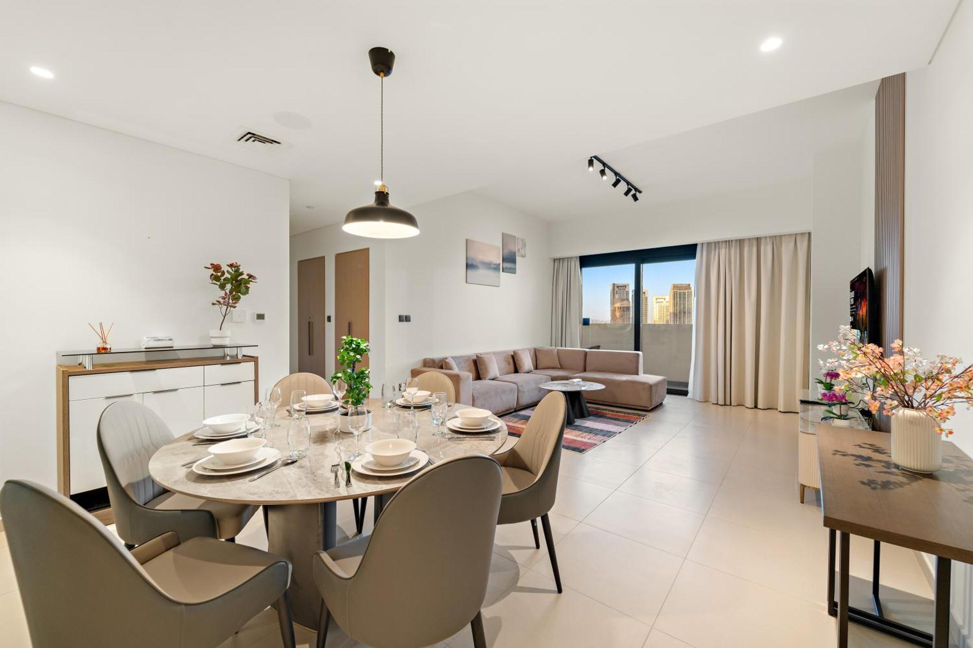 Luxe 4br With Burj View L Pool & Gym Apartment *