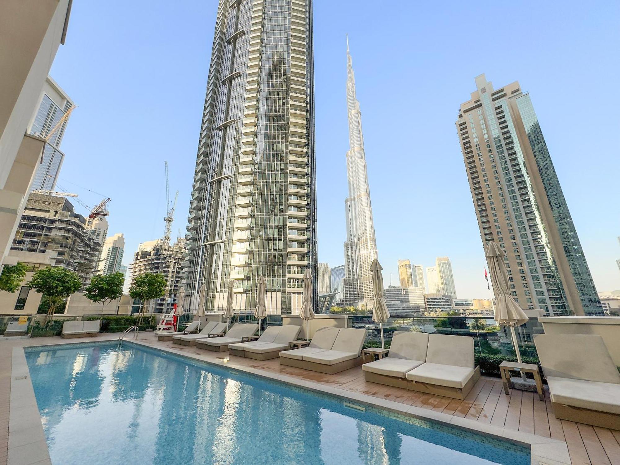 Apartment Luxe 4br With Burj View L Pool & Gym Dubai