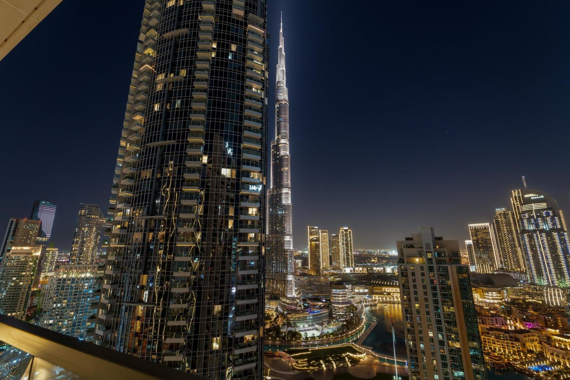 Luxe 4br With Burj View L Pool & Gym *