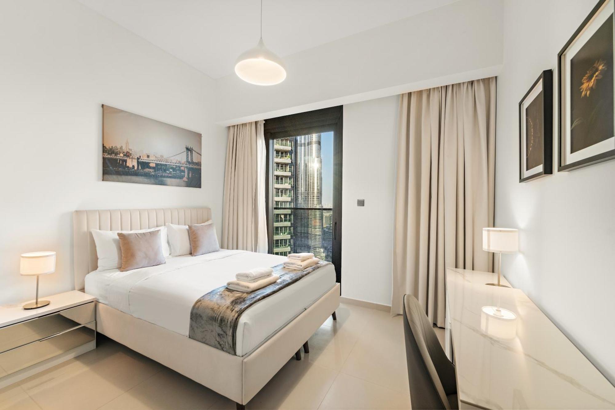 Apartment Luxe 4br With Burj View L Pool & Gym Dubai